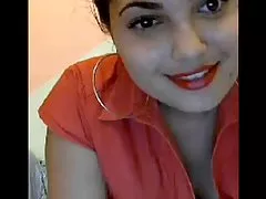 beleza de cabelos escuros com comer buceta na sala de conferências vídeo pornô com brasileirinhas