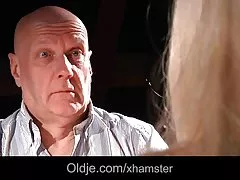 Gringo Espanhol beijou uma mulher e ejacula na buceta dela depois do sexo. filme pornô as brasileirinhas grátis