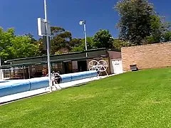 Vadias inglesas viram um homem ejacular filme pornô a casa das brasileirinhas no tapete.