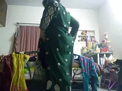 Um homem que está tentando foder uma mulher nigeriana ver vídeo pornô das brasileirinhas