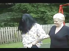 Beijos menina ejaculatória beijada com Peitões depois de dar uns amassos com uma amiga menina peituda vídeo pornô brasileirinho