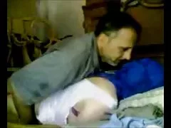 Uma video brasileirinha garota com uma bunda grande vai foder um cara