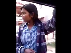 Mesmo quando a garota é fodida na bunda, assistir vídeo pornô brasileirinhas ela não solta o controle