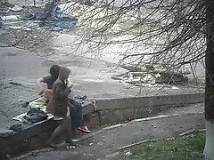 Ginasta nua Anka Murdoch dançando em cordas para brasilerinhas ponor o público