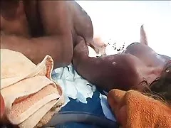 Linda melhores vídeos pornô da brasileirinha trans bronzeada senta na cara de um homem beija e fode no cuzinho